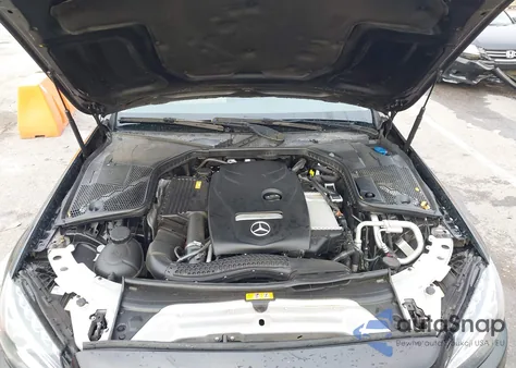 2017 Mercedes-Benz C 300 из США, поврежденный, VIN 55SWF4JB2HU197328